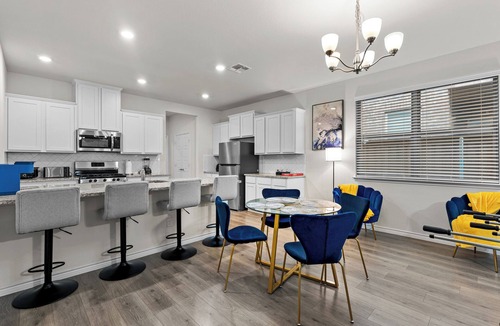 Lincoln Park House | Single-Level Crew Stay | 3BR Near Aubrey Projects