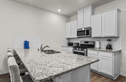 Lincoln Park House | Single-Level Crew Stay | 3BR Near Aubrey Projects