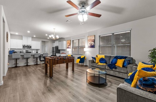 Lincoln Park House | Single-level Home Game Area Ideal for Long Stays