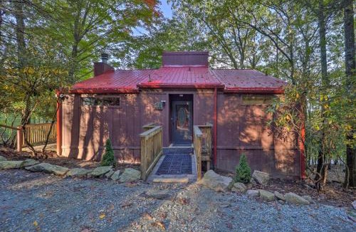 Beech Mountain House | Ski Resort Cabin w/Deck in Beech Mountain!