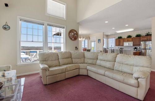 Manteo House | Skippers Landing: Canalfront | Private Boat Slip