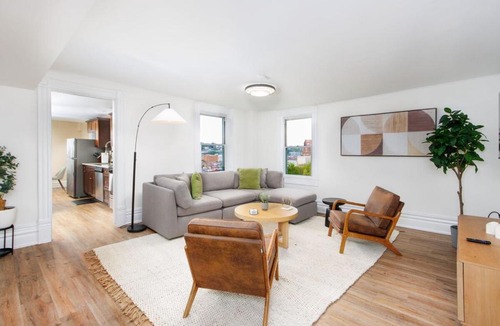 South Side Slopes Apartment | Skyline Views - Rooftop & Game Room - Sleeps 8