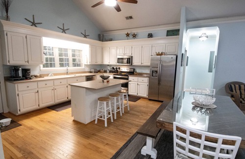 Edisto Island House | Sleeps 14! Open Floor Plan, Extremely Clean Home. Only 2 Blocks to the Beach!