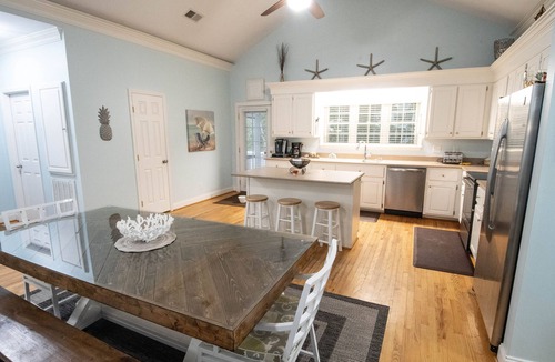 Edisto Island House | Sleeps 14! Open Floor Plan, Extremely Clean Home. Only 2 Blocks to the Beach!