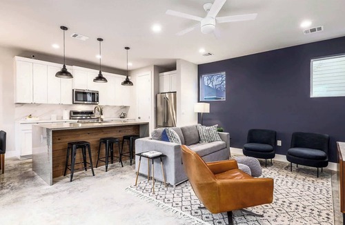 Chestnut House | Sleeps 15 | Group Retreat | 5 Mins to Downtown