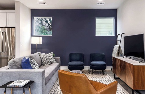 Chestnut House | Sleeps 15 | Group Retreat | 5 Mins to Downtown