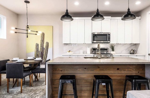 Chestnut House | Sleeps 15 | Group Retreat | 5 Mins to Downtown