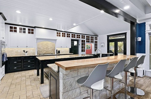 Dripping Springs House | Sleeps 18 - 5 Acres, Pool, Game Room, Casita, Gym!