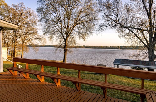 Gumberry House | Slice of Heaven on the Lake