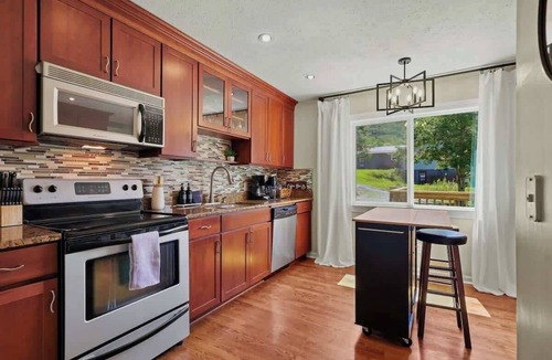 Banner Elk House | Slope views-Sleeps 16-Gameroom-6BR-10 beds-Firepit