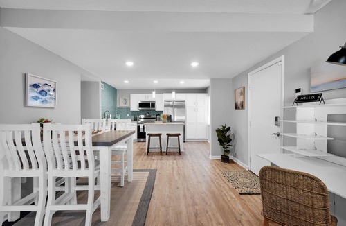 St. Augustine Beach House | Snowbird Discount! Charming Beach Escape~ with Lanai & Grill