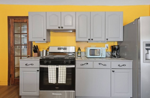 Dawson House | SoCo 4BR | 1 Block to South Congress Ave
