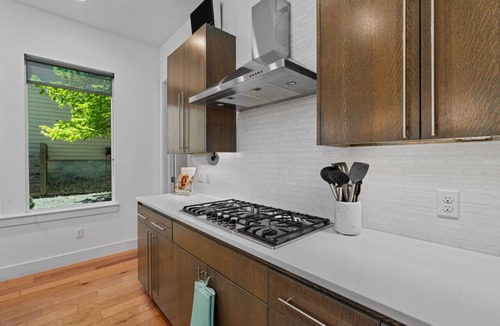 Greater South River City House | SoCo Modern Luxury Home, Pool, near S. Congress