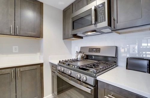 Court House Apartment | Sojourn | Courtland Towers Metro Accessible