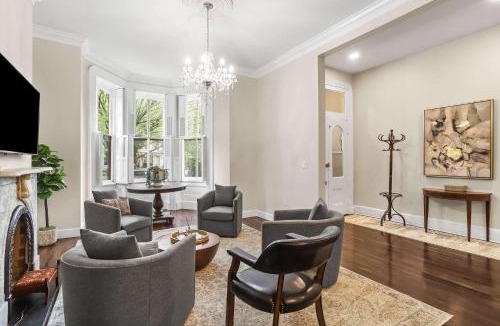 Capitol Hill House | Sojourn Fabulous House on The Hill DC Landmarks