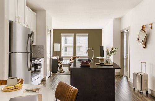 East Cesar Chavez Apartment | Sonder at East 5th | One-Bedroom Apartment