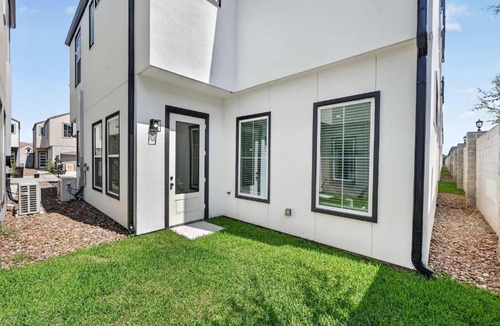 Houston Villa | Sophisticated Home Office Galleria & NRG