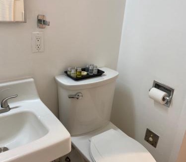Gadsden Apartment | Sophisticated studio apartment in Gadsden, AL