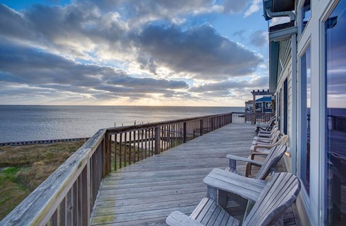 Brigands' Bay House | Sound of Silence - Alluring 4 Bedroom SoundFront Home in Frisco