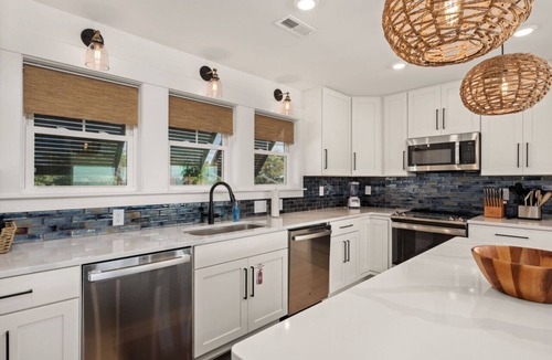 Corolla House | Soundfront 7BR | Heated Pool, Hot Tub, Pier