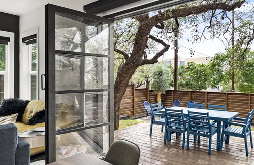 Galindo House | South Austin Luxury: SoCo, S. 1st + Cowboy Pool