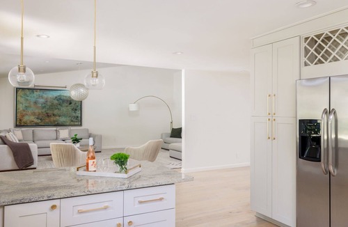 Greater South River City House | South Congress, Artistic and Open | The Modern