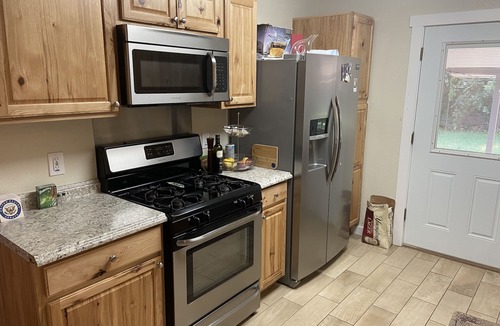 South Manchaca House | South First 3 Bedroom Home with Office and Bar!