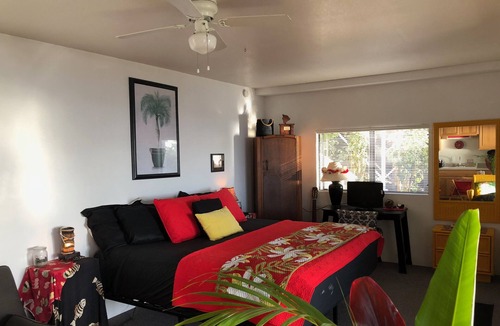Kona Paradise Apartment | South Kona Studio 2 mins from snorkeling beach