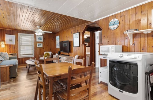 South Nags Head House | South Nags Head 6232A: Walk to the Beach | Pets OK