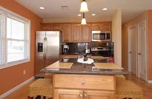 South Nags Head House | South Nags Head cottage with hot tub! 3 minute walk to the beach.