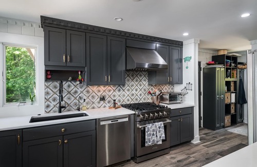 Huntersville House | Southern Charm! LAKE NORMAN- Waterfront, PRIVATE Pool & New Dock