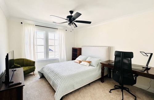 Winston - Salem House | Southern Charm Meets Lux Design 3BR/2.5BA - 10 min from WFU