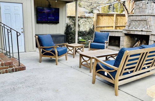 Mount Pleasant House | Southern Charm Retreat Cozy 3BR Near Shem Creek, Beaches & Charleston