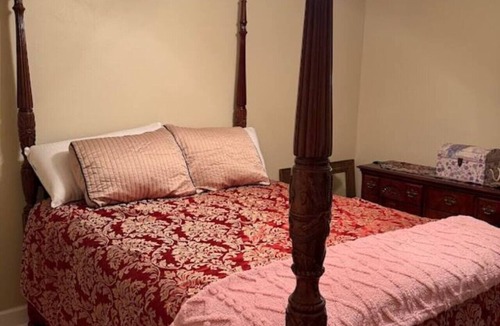 Sylvester House | Southern Luxuries Rosewood - Beautiful Romantic!