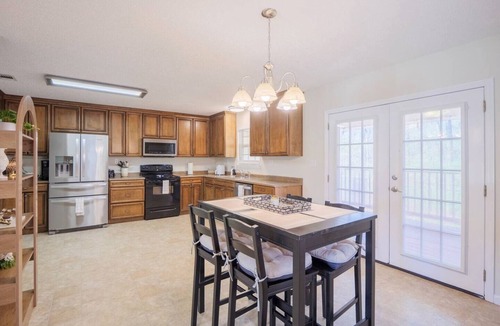 Hahira House | Southern Pines Hideaway – Peaceful Hahira Stay