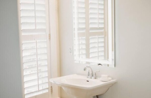 Downtown Hotel | Southern Pines The Jefferson Inn Deluxe 2-Queen Guestroom