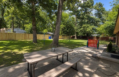 Aiken House | Southern Shade, King Beds, Walk to Park