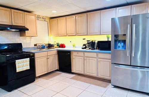 Peachtree Corners House | Spacious 1 Bedroom Home in ATL Metro - Staycation, Long-term, family friendly.