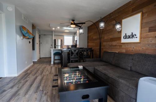 McCully - Moiliili Apartment | Spacious 2 Bedroom, 1 bath Waikiki Condo