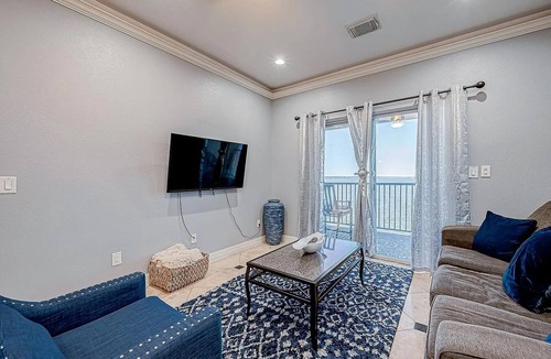 Seven Coves Condo | Spacious 2-bedroom Condo with Lake Views and WiFi - Sleeps 6