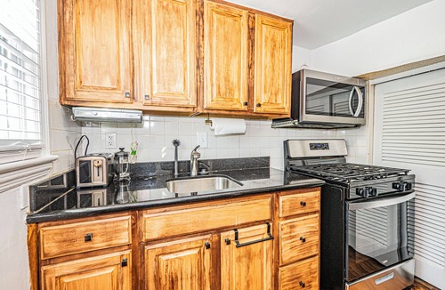 Hillcrest Heights Apartment | Spacious 2 BR Home Near DC, MGM & National Harbor!