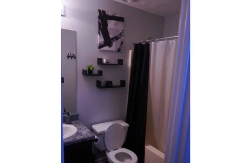 Auburn House | Spacious 2 Story HOUSE w/ Theatre Room