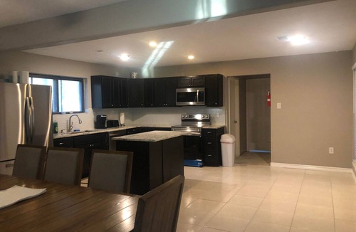 Crosby House | Spacious 2300SF, Recently Rehabbed, Large Living!