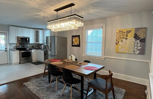 Mosby House | Spacious 2900 SQ Feet House In Ginter Park, 10 min to Everywhere