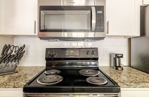 Astrodome Apartment | Spacious 2BR facing NRG Center/By Medical Center