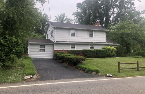 Annapolis Apartment | Spacious 2nd Floor Apartment, with its own entrance and off-street parking.