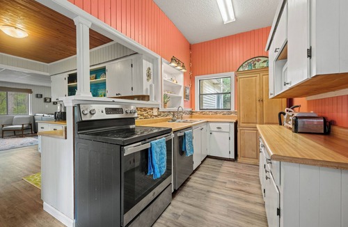 Carova Beach House | Spacious 3-bedroom home with WiFi, smart TVs, in the peaceful 4x4 area of Corova