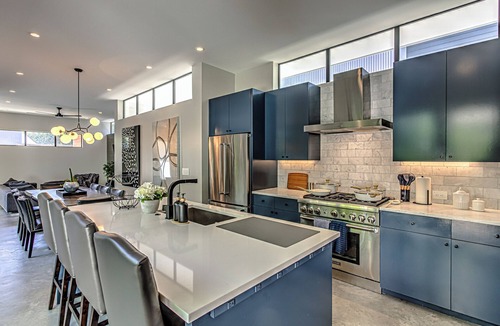 Bouldin House | Spacious 3-bedroom I DT Austin I Walk to Restaurants & Shops