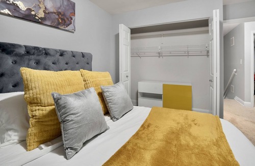 Alexandria West House | Spacious 3-Bedroom Townhome