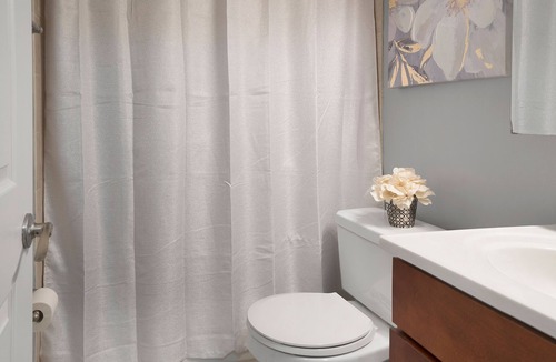 Alexandria West House | Spacious 3-Bedroom Townhome